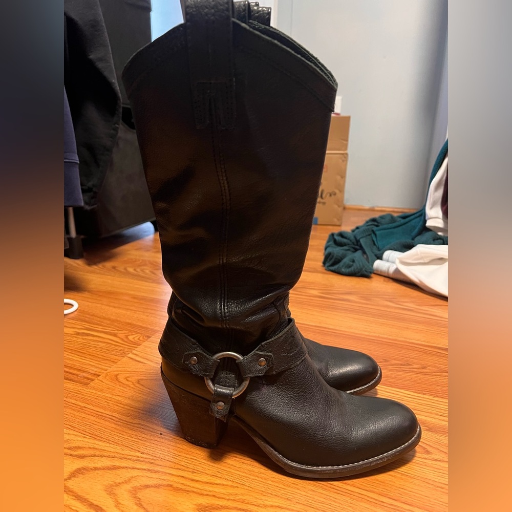 Frye Black boots. Size 7.5B. Barely worn.